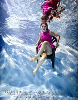 Klaudia Halejcio feet photo thumbnail