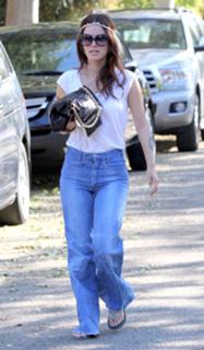 Rachel Bilson feet photo thumbnail
