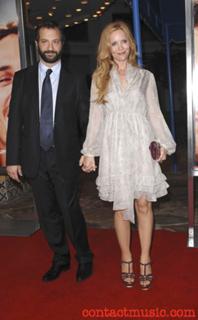 Leslie Mann feet photo thumbnail