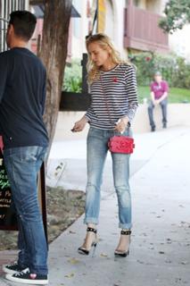 Diane Kruger feet photo thumbnail