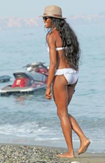 Naomi Campbell feet photo thumbnail