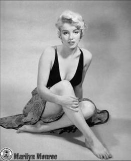 Marilyn Monroe feet photo thumbnail