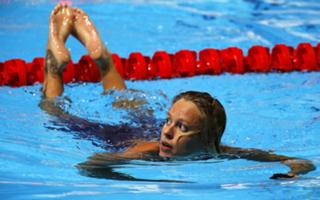 Federica Pellegrini feet photo thumbnail