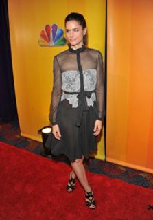 Amanda Peet feet photo thumbnail