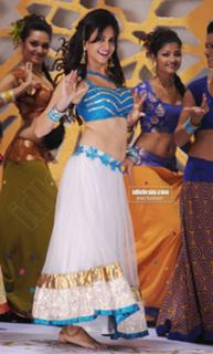Kriti Kharbanda feet photo thumbnail