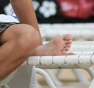 Vanessa Hudgens feet photo thumbnail