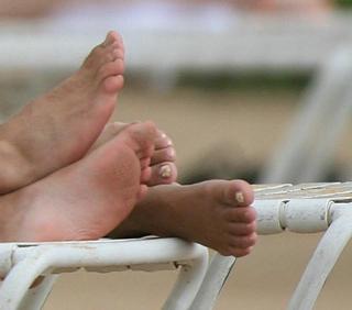 Vanessa Hudgens feet photo thumbnail