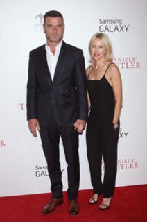 Naomi Watts feet photo thumbnail