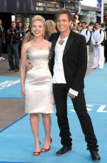 Scarlett Johansson feet photo thumbnail