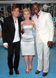 Scarlett Johansson feet photo thumbnail
