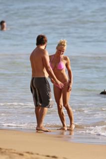 Pamela Anderson feet photo thumbnail