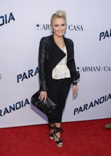 Emily Osment feet photo thumbnail