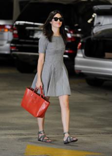 Emmy Rossum feet photo thumbnail