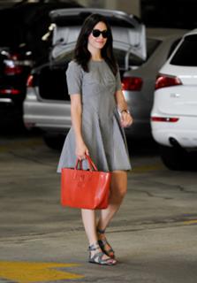 Emmy Rossum feet photo thumbnail
