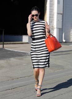 Emmy Rossum feet photo thumbnail