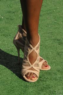 Kelly Rowland feet photo thumbnail