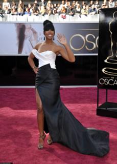 Kelly Rowland feet photo thumbnail