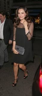 Kelly Brook feet photo thumbnail
