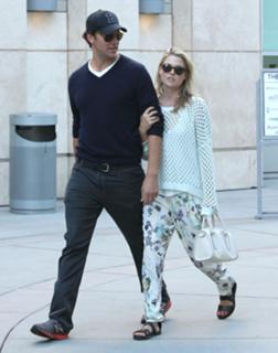 Ali Larter feet photo thumbnail