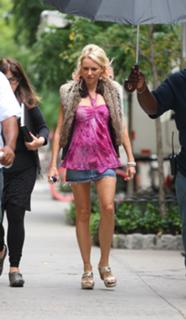 Naomi Watts feet photo thumbnail