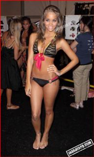 Jasmine Sanders feet photo thumbnail