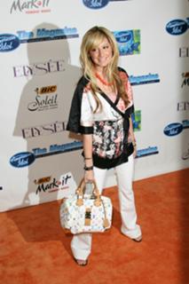 Ashley Tisdale feet photo thumbnail
