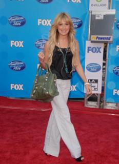 Ashley Tisdale feet photo thumbnail