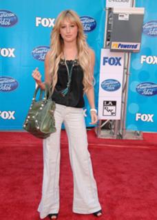 Ashley Tisdale feet photo thumbnail