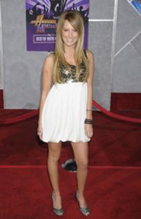 Ashley Tisdale feet photo thumbnail