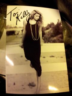 Tori Kelly feet photo 1