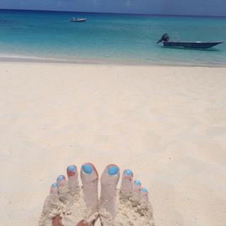 Jordana Brewster feet photo thumbnail