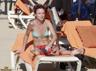 Juliette Lewis feet photo thumbnail