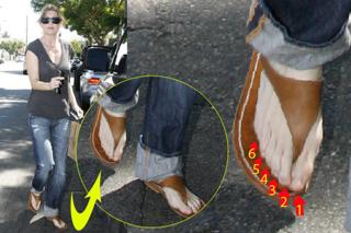 Ellen Pompeo feet photo thumbnail