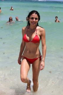 Bethenny Frankel feet photo thumbnail