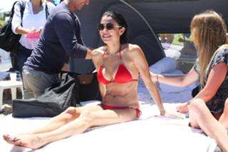 Bethenny Frankel feet photo thumbnail