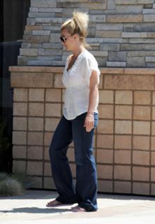 Britney Spears feet photo thumbnail