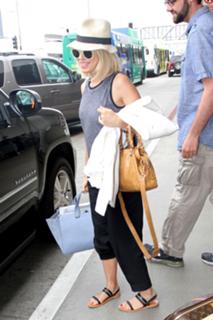 Naomi Watts feet photo thumbnail