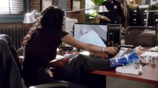 Angie Harmon feet photo thumbnail