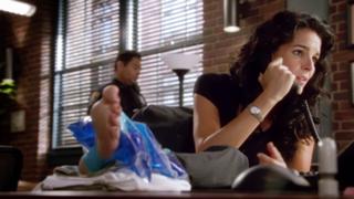 Angie Harmon feet photo thumbnail
