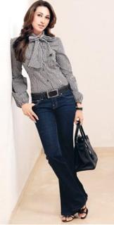 Karisma Kapoor feet photo 5