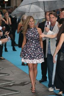 Jennifer Aniston feet photo thumbnail