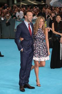 Jennifer Aniston feet photo thumbnail