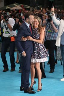 Jennifer Aniston feet photo thumbnail