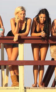 Nabilla Benattia feet photo thumbnail