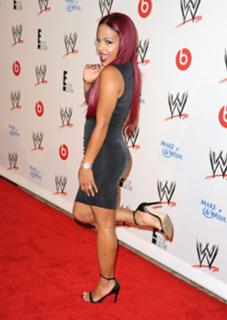 Christina Milian feet photo thumbnail