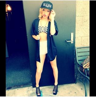 Chanel West Coast feet photo thumbnail