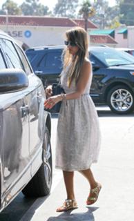 Jessica Alba feet photo thumbnail