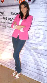 Kajal Aggarwal feet photo thumbnail
