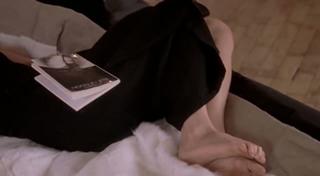 Rosamund Pike feet photo thumbnail
