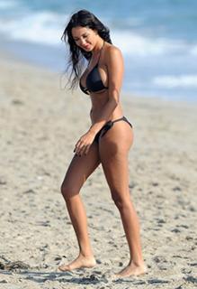 Nabilla Benattia feet photo thumbnail